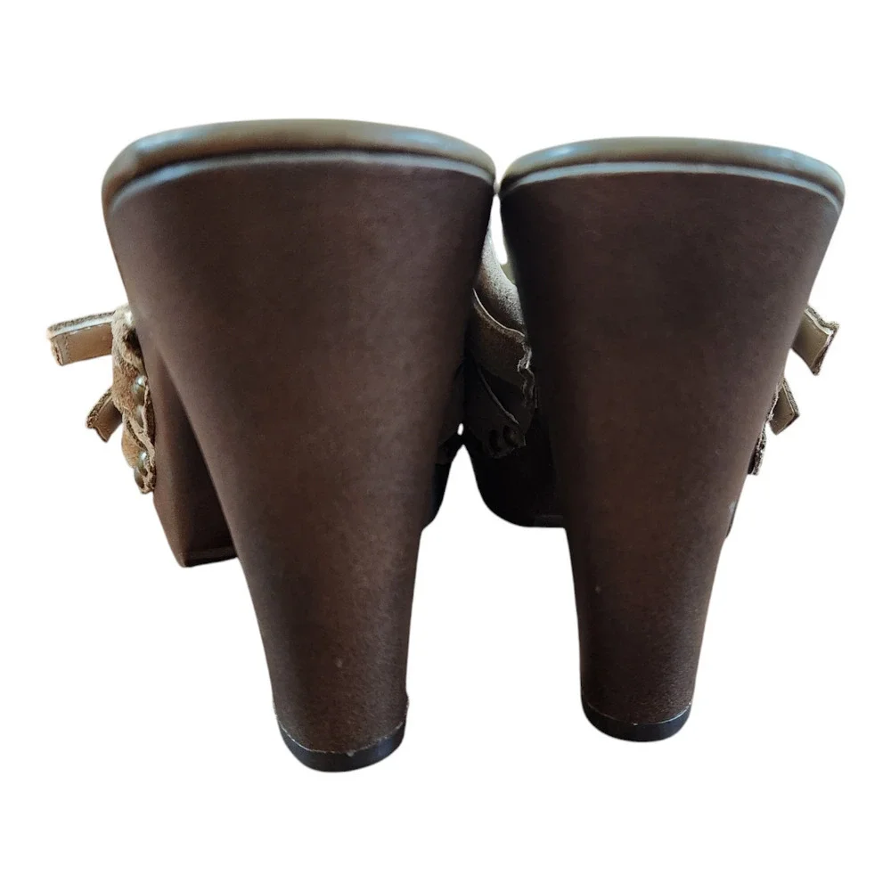 Dana Buchman tan suede buckle stud heel clog mules sz 8.5 Y2K leather Vtg